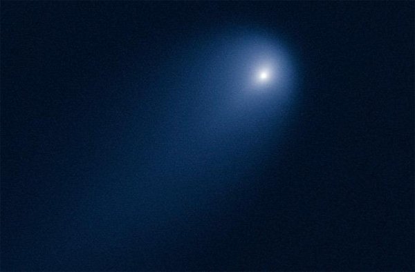 Hubble photos Comet ISON from 390,000,000 miles.